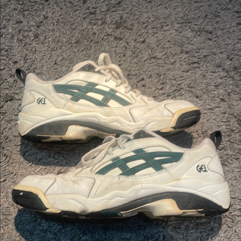 Vintage asics gel shoes